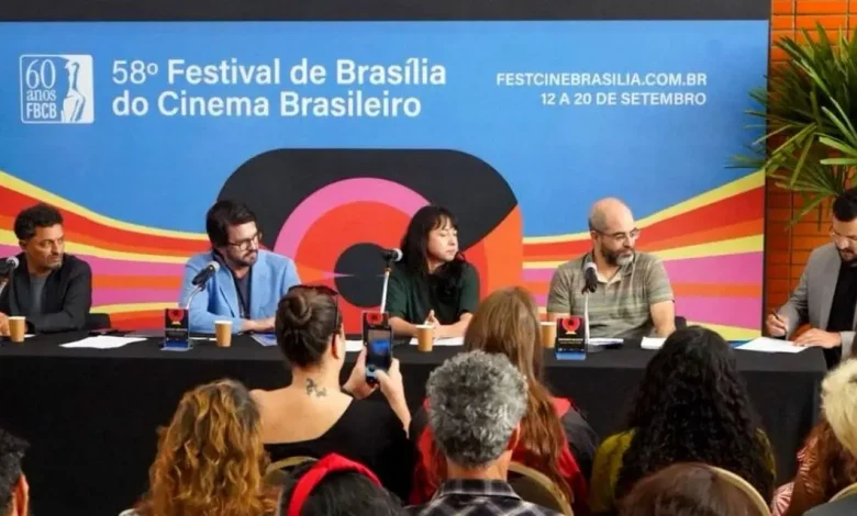 Futuro, Futuro Vencedor do Festival de Brasília do Cinema Brasileiro 1 O Festival de Brasília do Cinema Brasileiro encerrou sua 58ª edição com a premiação de "Futuro, futuro" como Melhor Longa-Metragem. Diversos prêmios foram entregues em categorias como Melhor Ator, Melhor Atriz e Melhor Direção. Fernanda Montenegro recebeu o Troféu Candango pelo Conjunto da Obra.