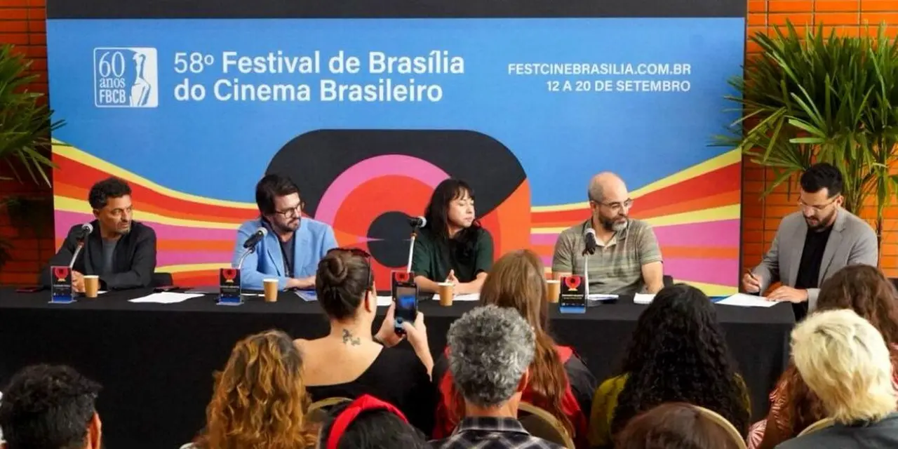 O Festival de Brasília do Cinema Brasileiro encerrou sua 58ª edição com a premiação de "Futuro, futuro" como Melhor Longa-Metragem. Diversos prêmios foram entregues em categorias como Melhor Ator, Melhor Atriz e Melhor Direção. Fernanda Montenegro recebeu o Troféu Candango pelo Conjunto da Obra.