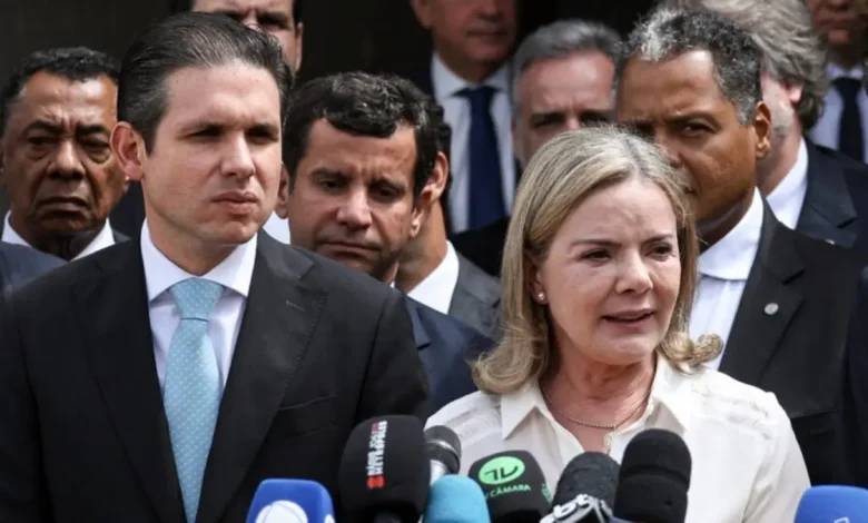 Câmara Priorizará Votação de Isenção do Imposto de Renda até R$ 5 mil 1 Câmara priorizará votação do projeto que amplia a faixa de isenção do Imposto de Renda até R$ 5 mil no segundo semestre. Medida faz parte da campanha de Lula e prevê descontos parciais para quem ganha até R$ 7.350. Projeto busca compensar a renúncia fiscal com a taxação de contribuintes de alta renda.
