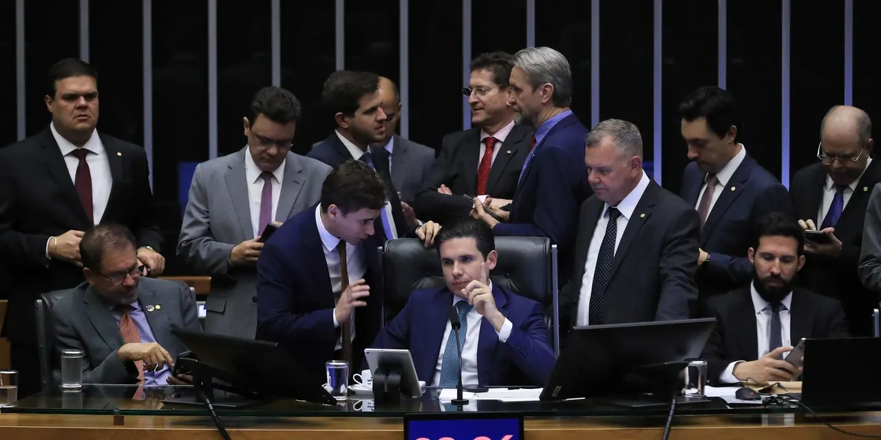 Urgência para aprovação da MP que altera a Tarifa Social de energia elétrica aumenta. MP beneficia mais de 60 milhões de brasileiros com isenção de luz para 16 milhões e descontos progressivos para outros grupos. Prazo final é amanhã!