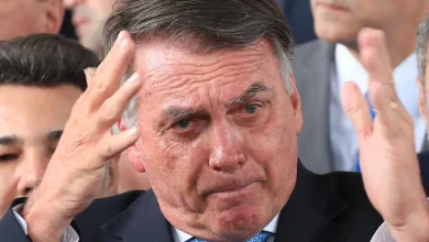 Jair Bolsonaro pode ser preso até dezembro caso recursos da defesa sejam rejeitados. O ex-presidente foi condenado pelo STF a 27 anos e 3 meses de prisão por participar da trama golpista. A defesa tem prazo para apresentar embargos de declaração e, eventualmente, embargos infringentes.