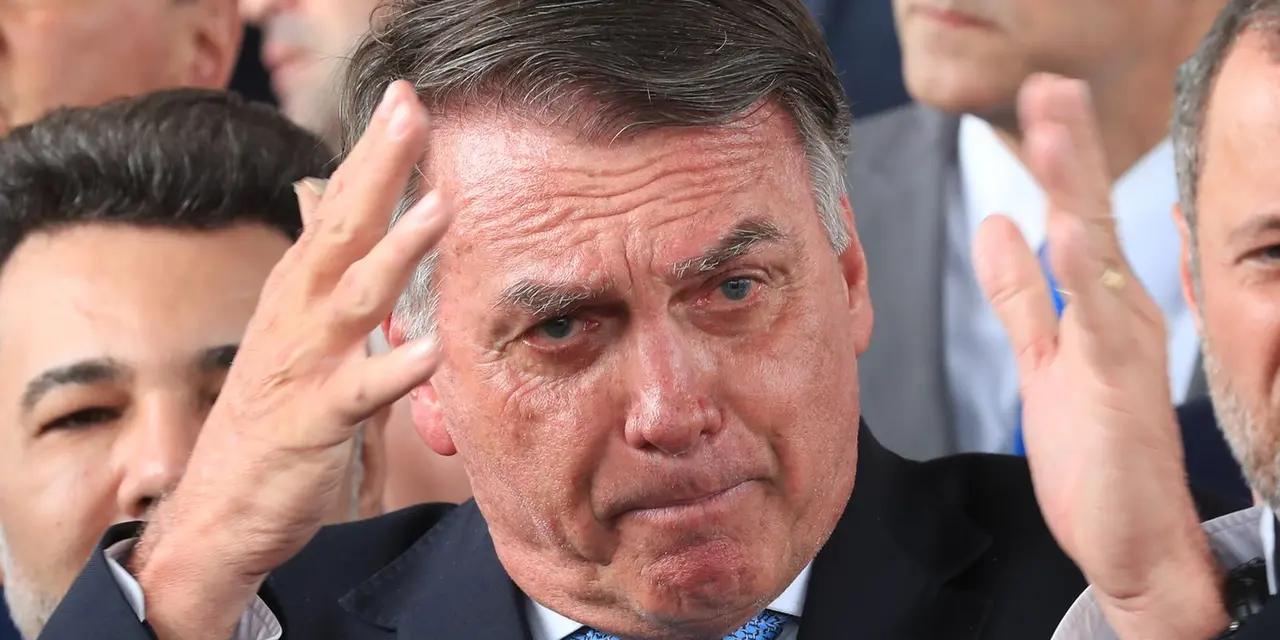 Jair Bolsonaro pode ser preso até dezembro caso recursos da defesa sejam rejeitados. O ex-presidente foi condenado pelo STF a 27 anos e 3 meses de prisão por participar da trama golpista. A defesa tem prazo para apresentar embargos de declaração e, eventualmente, embargos infringentes.