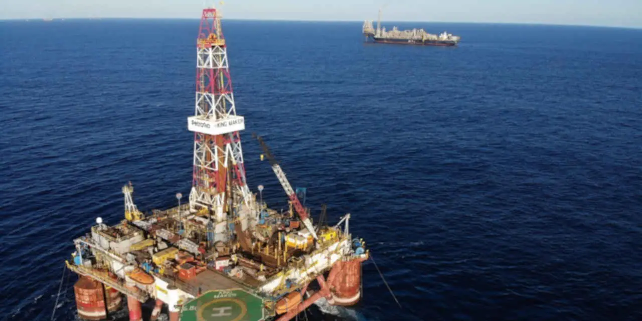 PetroRio recebe autorização para conectar poços da plataforma Wahoo, impulsionando produção de petróleo e potencial de valor da empresa. A interligação otimiza exploração e maximiza extração de recursos, gerando impactos positivos na produção e no resultado financeiro.