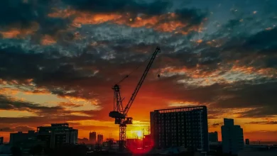 A indústria da construção civil está em expansão e precisa de 1,4 milhão de trabalhadores até 2027. Atualize seus conhecimentos e habilidades para se destacar nesse mercado em crescimento. Descubra oportunidades de requalificação profissional no Rio de Janeiro.