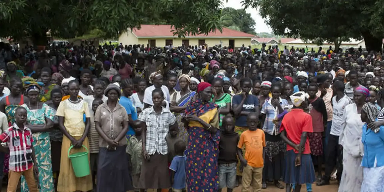 Deslizamento de terra no Sudão deixa mais de mil mortos e agrava crise humanitária em meio à guerra civil. ONU apela por ajuda urgente para vítimas em Darfur do Sul. Necessidades incluem água, saneamento, abrigos e itens básicos.