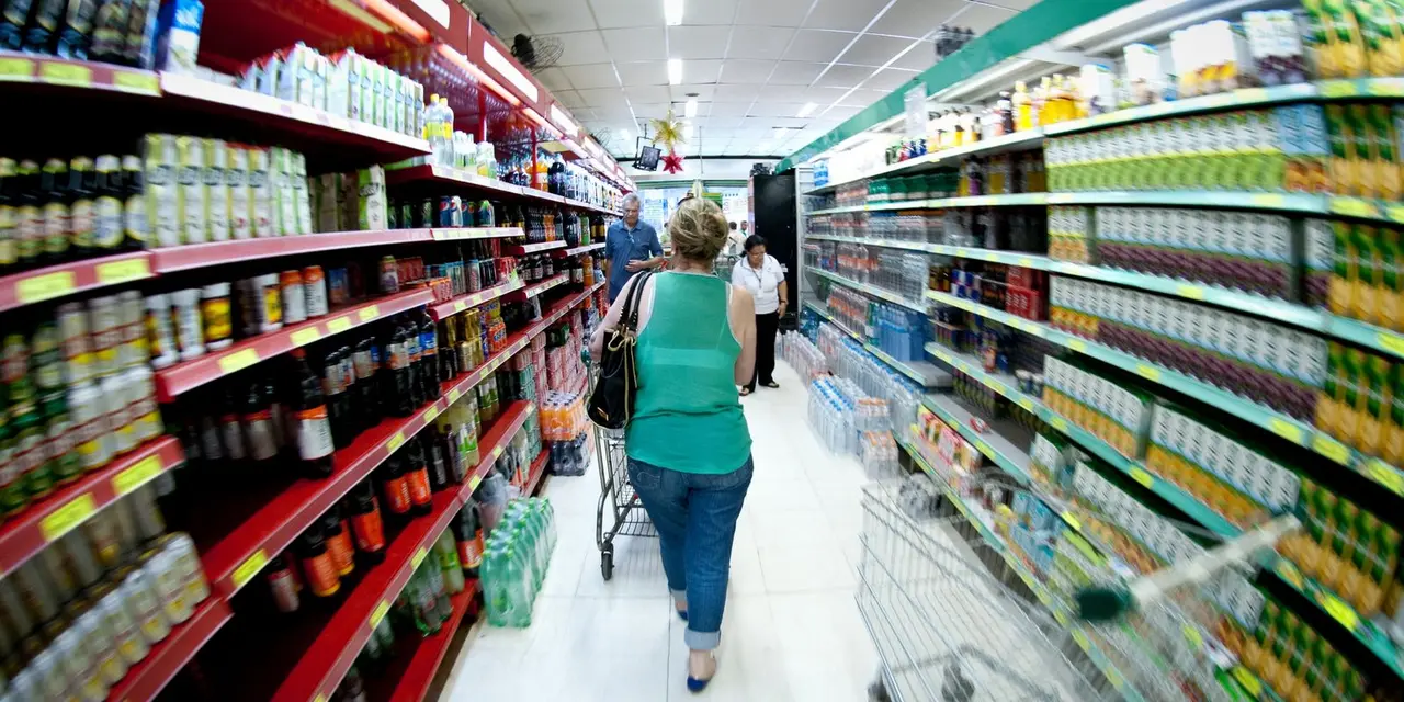 Preços da cesta básica caíram em 24 capitais em agosto, com destaque para Norte e Nordeste. Mas, em comparação com agosto de 2024, houve aumento em todas as 17 capitais pesquisadas.