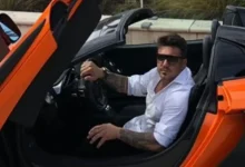 Ex-piloto de Fórmula 1 Tarso Marques preso em São Paulo ao dirigir Lamborghini Gallardo vermelha sem placa. A prisão viralizou nas redes sociais e gerou repercussão sobre a situação do ex-atleta.