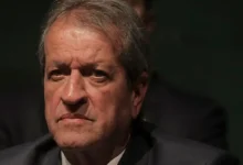 Após aposentadoria do STF em 2028, ministro Luiz Fux pode ser candidato ao Senado pelo Rio de Janeiro. Valdemar Costa Neto, presidente do PL, revelou sondagens para o nome de Fux, que se posicionou contra a condenação de Bolsonaro por suposta tentativa de golpe no STF.