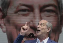 Ciro Gomes volta ao PSDB após uma década longe do partido, onde iniciou carreira política no Ceará, e planeja concorrer ao governo do estado em 2026.
