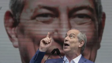Ciro Gomes volta ao PSDB após uma década longe do partido, onde iniciou carreira política no Ceará, e planeja concorrer ao governo do estado em 2026.