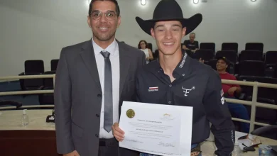 Vereadores celebram título de campeão de Três Tambores por Matheus Neves Cunha Stanckeviz, 14 anos. Jovem atleta conquistou vaga na 15ª Expo Paraguaçu e inspira a cidade com sua trajetória.