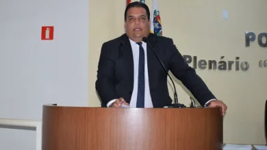 Dois projetos de lei aprovados pela Câmara visam melhorar transparência e eficiência nos serviços de saúde e celebrar contribuição do movimento leonístico em Paraguaçu Paulista.