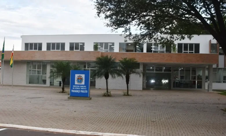 Vereadores Aprovam Projetos de Lei em Reunião Tensa 1 Vereadores aprovam projetos de lei em reunião tensa, incluindo créditos suplementares e convênio com Santa Casa de Misericórdia de Paraguaçu Paulista.