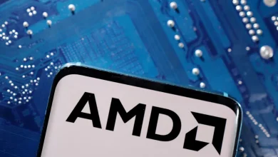 OpenAI e AMD unem forças em acordo multianual para chips de IA de grande escala. O acordo fornecerá centenas de milhares de chips AMD, aumentando a capacidade computacional da OpenAI para modelos de IA cada vez mais sofisticados.