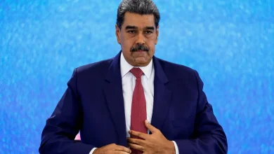 Venezuela Afirma Ter Detido Mercenários Ligados à CIA 3 Venezuela afirma ter detido mercenários ligados à CIA, reacendendo tensão com os EUA, que reagiram com preocupação a um decreto de comocação externa assinado por Maduro.