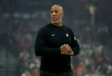 Rede criminosa utilizou tecnologias avançadas para manipular partidas de pôquer envolvendo figuras da NBA, com influência da Cosa Nostra e violação à integridade esportiva.