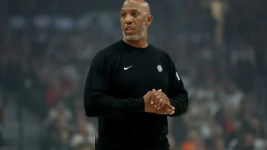 Rede criminosa utilizou tecnologias avançadas para manipular partidas de pôquer envolvendo figuras da NBA, com influência da Cosa Nostra e violação à integridade esportiva.