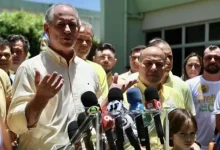 Ciro Gomes se filia ao PSDB após deixar o PDT, anunciando sua candidatura ao governo do Ceará em 2026, e reestruturar o partido após as últimas eleições.