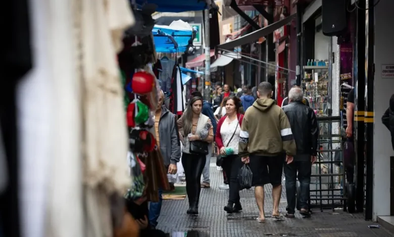 Secretaria da Fazenda Deposita R$ 1,7 Bilhão em ICMS Para Prefeituras Paulistas 1 A Secretaria da Fazenda do Estado de São Paulo depositou R$ 1,7 bilhão em ICMS nas prefeituras paulistas, totalizando R$ 3,7 bilhões em outubro. Transferência demonstra compromisso do governo em apoiar as prefeituras financeiramente.
