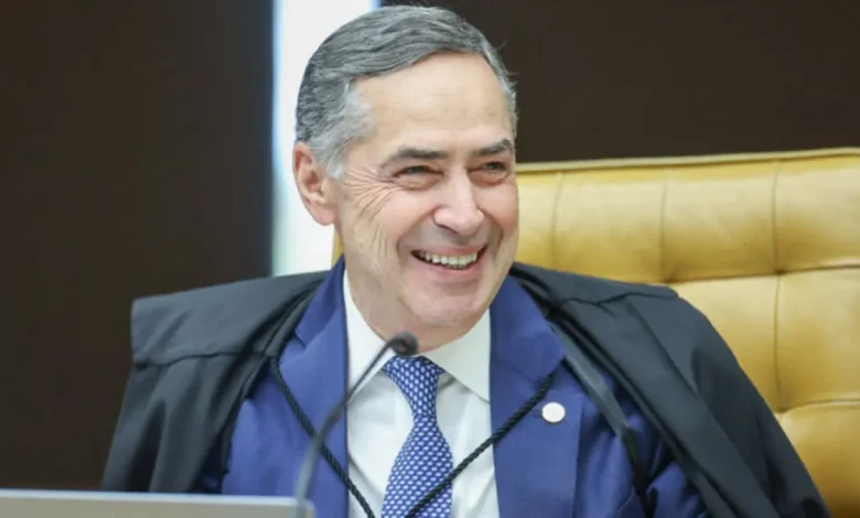 CNBB reafirma posição contra descriminalização do aborto 1 A CNBB reafirma sua posição contra a descriminalização do aborto e defende a proteção da vida humana em todas as etapas, pedindo ao STF consideração ao valor inalienável da vida humana.