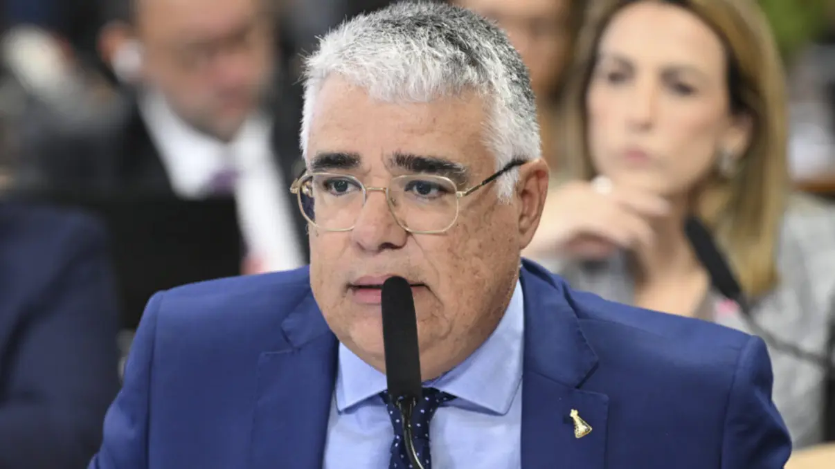 Comissão de Direitos Humanos aprova projeto que proíbe aborto após 22ª semana de gestação, garantindo vida humana desde a concepção e direitos aos fetos e bebês.