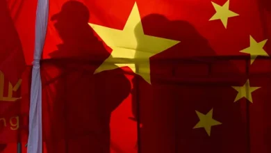 A ditadura chinesa prende freira e 20 fiéis que planejavam peregrinação à Europa, violando a liberdade religiosa garantida pela Constituição da China.