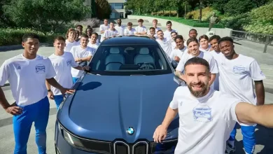 O Real Madrid escolheu os carros de luxo BMW i7 e XM para os jogadores, incluindo Vini Jr, Endrick e Militão, destacando a preferência por veículos de alta qualidade e sofisticação.