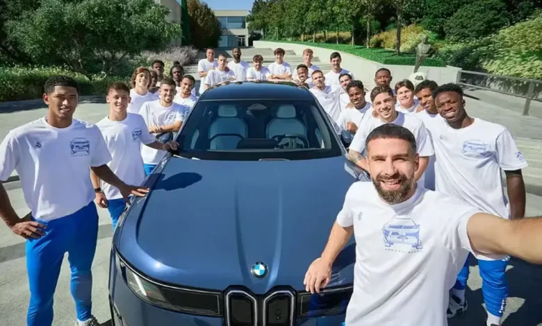Real Madrid Escolhe Carros de Luxo para Jogadores 1 O Real Madrid escolheu os carros de luxo BMW i7 e XM para os jogadores, incluindo Vini Jr, Endrick e Militão, destacando a preferência por veículos de alta qualidade e sofisticação.