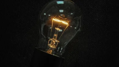 Interrupções de energia elétrica atingiram todas as regiões do país por causa de incêndio em subestação no Paraná, afetando mais de 720 mil clientes.