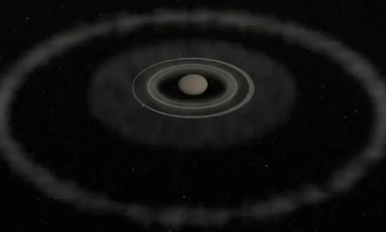 Descoberta de anéis inéditos ao redor de Quíron, corpo celeste entre Saturno e Urano, marca marco em estudos astronômicos e abre caminho para futuras pesquisas sobre o Sistema Solar.