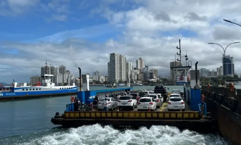 Marcos de Progresso no Litoral Paulista 1 Alcançado marco importante no litoral paulista com lançamento de novo sistema de travessias hídricas, investindo R$ 2,5 bilhões em terminais e embarcações modernas.