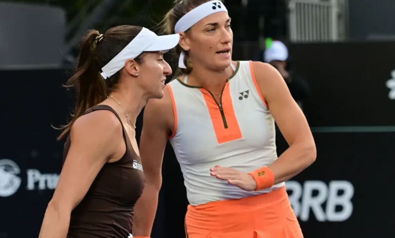Luisa Stefani e Timea Babos conquistam título WTA 500 de Tóquio 1 Luisa Stefani e Timea Babos conquistam título WTA 500 de Tóquio, seu 13º e 4º da temporada, reforçando sua posição como uma das melhores duplas do mundo.