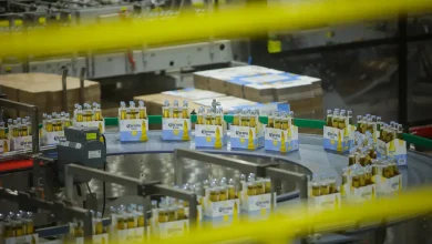 A Ambev divulgou resultados financeiros com lucro líquido de R$ 4,86 bilhões, um aumento de 36,4% em relação ao mesmo período do ano anterior.