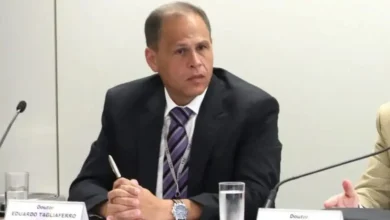 Ministro inclui julgamento virtual contra ex-assessor acusado de violação de sigilo funcional 2 Ministro Alexandre de Moraes inclui julgamento virtual no STF contra seu ex-assessor Eduardo Tagliaferro, acusado de violação de sigilo funcional.