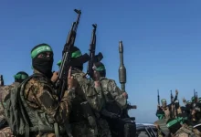 História de Ron Braslavski, refém de 21 anos libertado pelo Hamas após 700 dias de cativeiro e tortura.