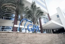 Grupo Coelho Diniz conquista maioria no conselho da GPA, garantindo influência decisiva nas decisões estratégicas da empresa. Atitude de mercado reflete confiança na capacidade do grupo de impulsionar crescimento e rentabilidade da GPA.