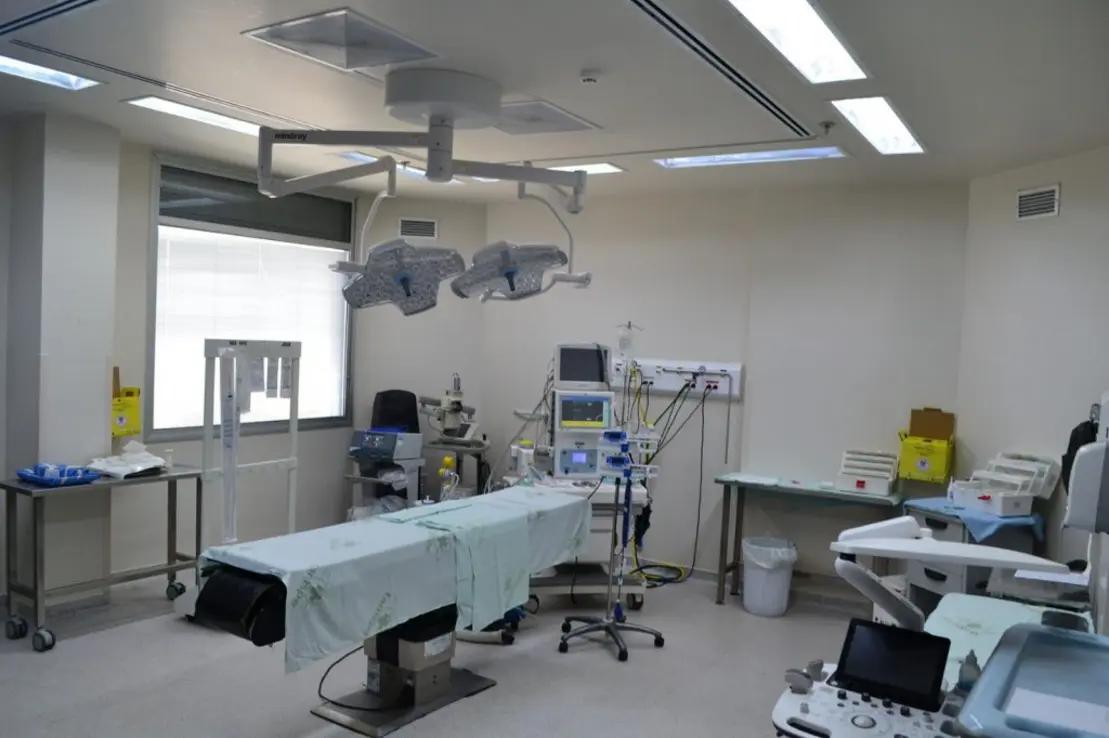 Hospital do Servidor Público Estadual inaugura novas salas cirúrgicas, ampliando serviços até o final do ano. Inovação visa aumentar agilidade e eficiência no atendimento, garantindo acesso a cirurgias de alta qualidade para servidores e dependentes.