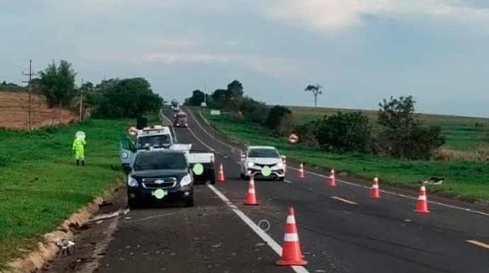 Colisão Frontal Entre Caminhonete e Utilitário no Km 483 da SP-284 em Paraguaçu Paulista Deixa uma Vítima 1 acidente sp 284 capa