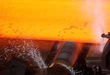 A indústria siderúrgica na América do Norte: uma visão da importância da produção de aço em grande escala, tecnologia e inovação na economia global.