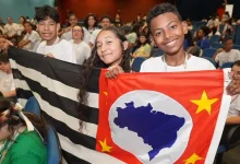 Estudantes paulistas participam da Conferência Infantojuvenil pelo Meio Ambiente, reforçando compromisso com a causa ambiental e a proteção do planeta.