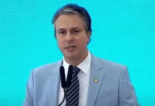 Ministro da Educação defende mudança nos gastos com educação e criação de metas para garantir eficácia dos investimentos.