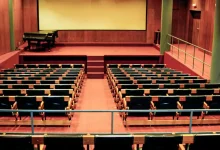 Festival Mate com Angu de Cinema: aproxima o cinema ao público com produções autorais gratuitas em espaços públicos em Duque de Caxias (RJ).