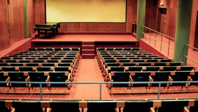 Festival Mate com Angu de Cinema: aproxima o cinema ao público com produções autorais gratuitas em espaços públicos em Duque de Caxias (RJ).