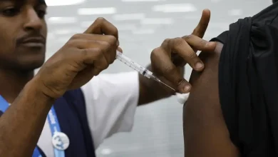 Mais de 30 mil salas de vacinação abertas no país oferecem gratuitamente mais de 15 vacinas, incluindo HPV, febre amarela e sarampo, em uma campanha de multivacinação.