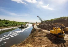 Governo de São Paulo realizará audiências públicas em outubro para discutir projeto de desassoreamento dos rios Tietê e Pinheiros por meio de PPP.