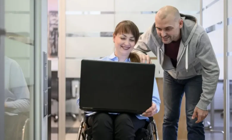 São Paulo investe em inclusão social com 4 novos centros de tecnologia assistiva 1 São Paulo investe em inclusão social com 4 novos centros de tecnologia assistiva. Equipados com recursos inovadores, os centros promoverão a educação inclusiva, o esporte paralímpico e jogos adaptativos, impulsionando a autonomia de pessoas com deficiência.