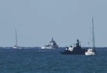 Greta Thunberg, ativista sueca e figura da Flotilha Global Sumud, foi detida por forças israelenses no Mar Mediterrâneo enquanto tentava levar ajuda humanitária para Gaza.