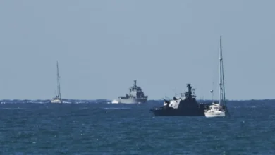 Greta Thunberg, ativista sueca e figura da Flotilha Global Sumud, foi detida por forças israelenses no Mar Mediterrâneo enquanto tentava levar ajuda humanitária para Gaza.