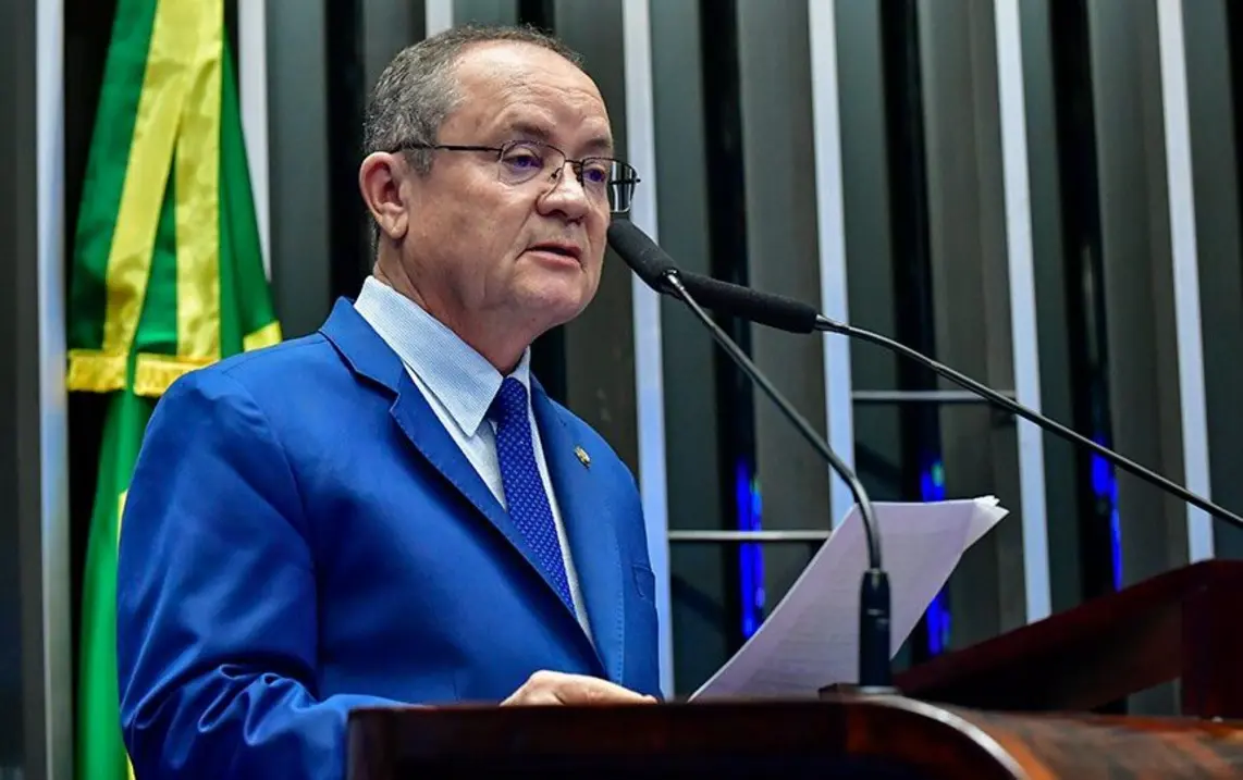 Senado aprova aumento de penas para crimes de exploração sexual de crianças e adolescentes. A proposta busca endurecer punições e proteger menores de idade, com pena mínima de 6 anos.