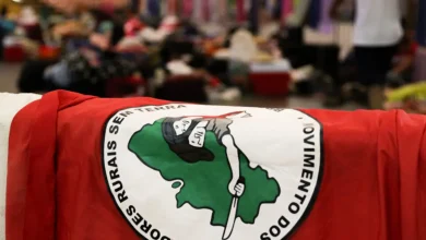 Justiça Federal suspendeu edital da UFPE que reservava 80 vagas de Medicina para membros do MST. Decisão argumenta que beneficiários do Pronera não podem ter acesso à universidade de forma diferenciada.